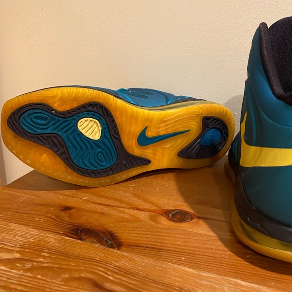 Nike Air Max Hyperposite - Picture 11 of 15